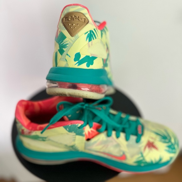 Nike Mens LeBron IX Low Basketball Shoes - Picture 4 of 6